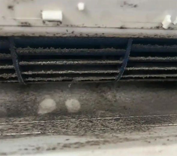 浮山空调吹的风有股烧焦味是怎么回事